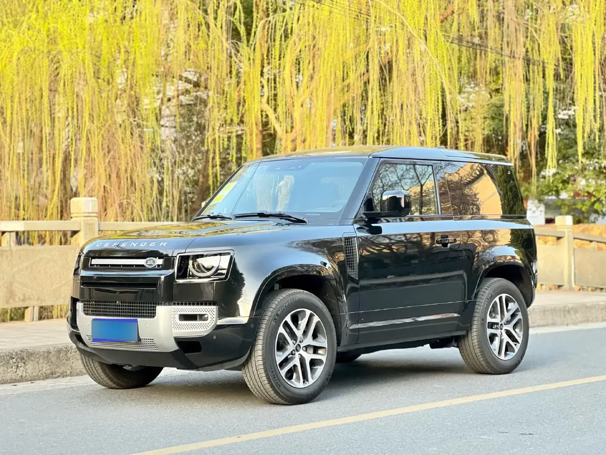 2023 Land Rover Defender 3.0T 400HP L6 8AT