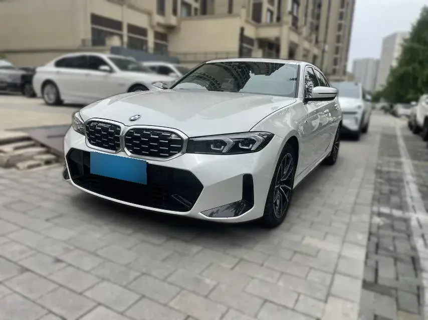 2024 BMW 3 Series 2.0T 184HP L4 8AT