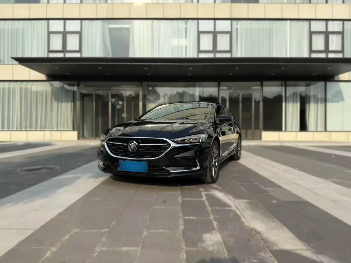 2022 Buick Larcosse 2.0T 237HP L4 9AT