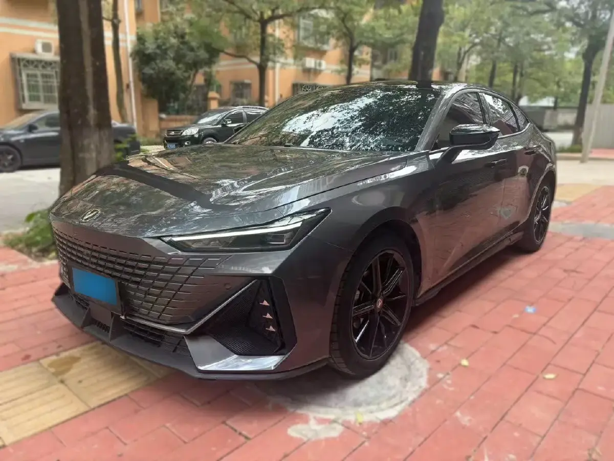 2022 ChangAn UNI-V 1.5T 188HP L4 7DCT