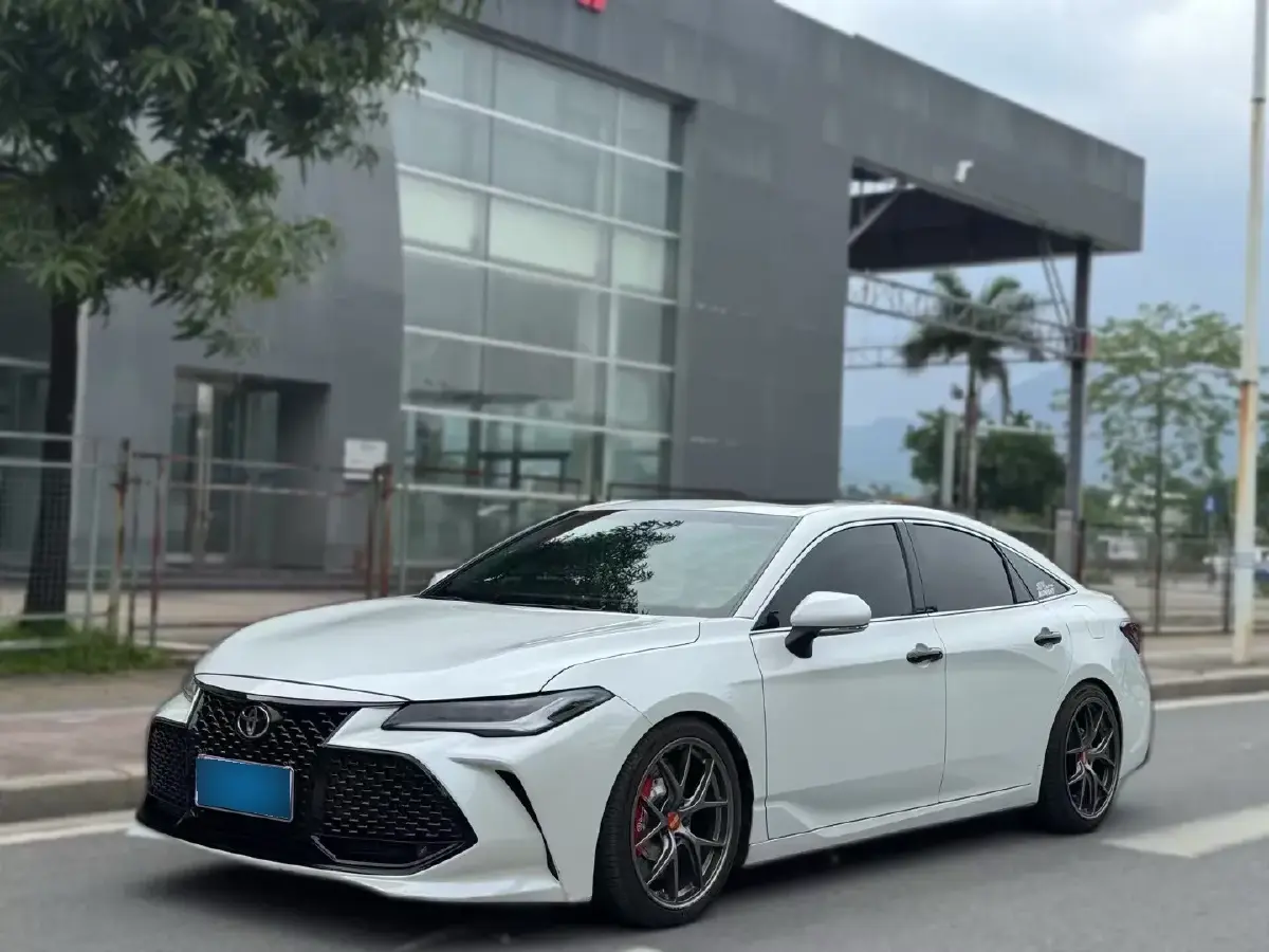 2023 Toyota Avalon 2.0L 177HP L4 CVT
