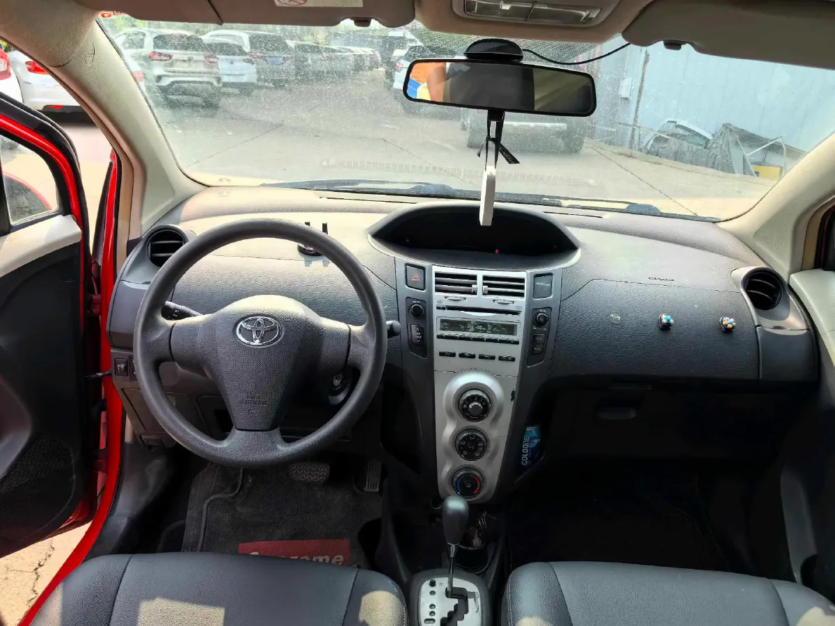 2011 Toyota Yaris 1.6L 118HP L4 4AT,autocango,china used car exporter,china ev exporter,chinese used car exporter,chinese used ev exporter