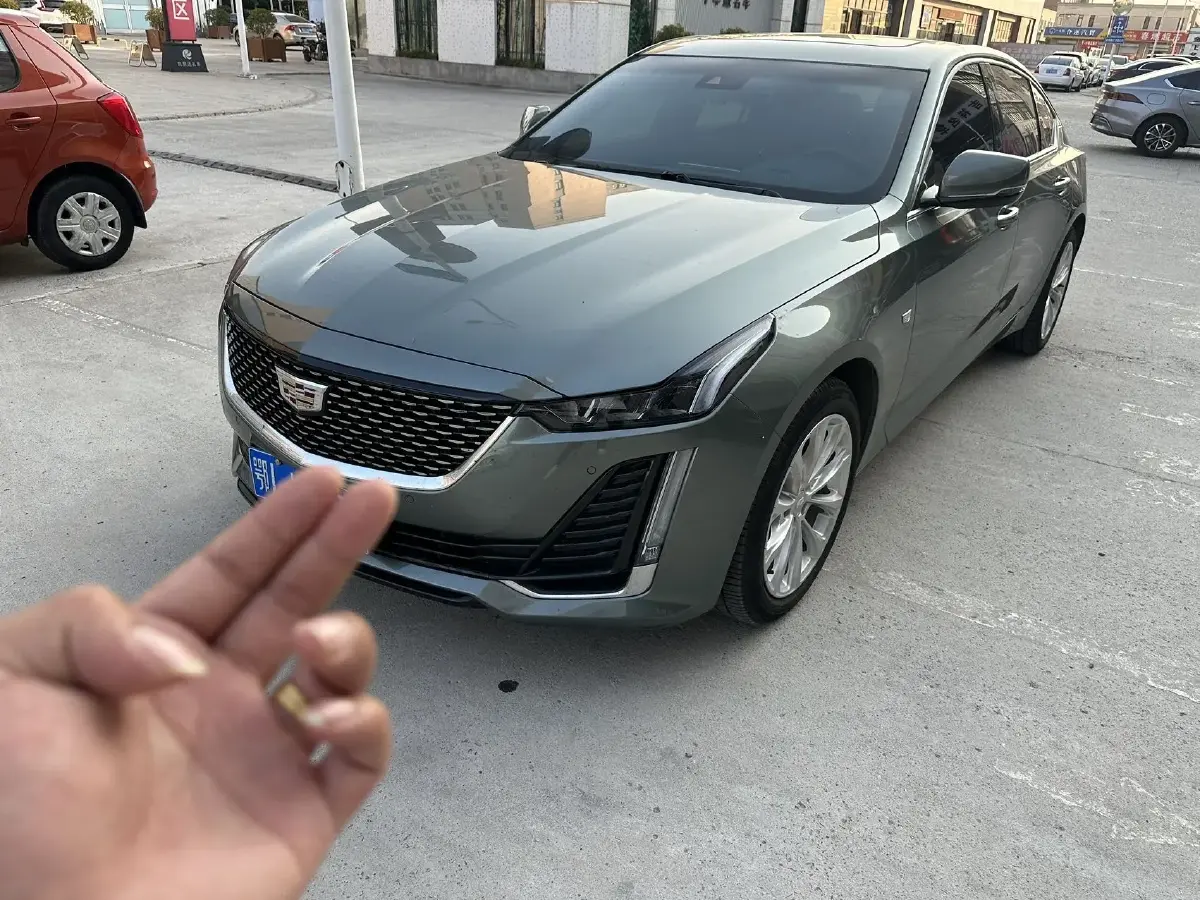 2023 Cadillac CT5 2.0T 237HP L4 10AT