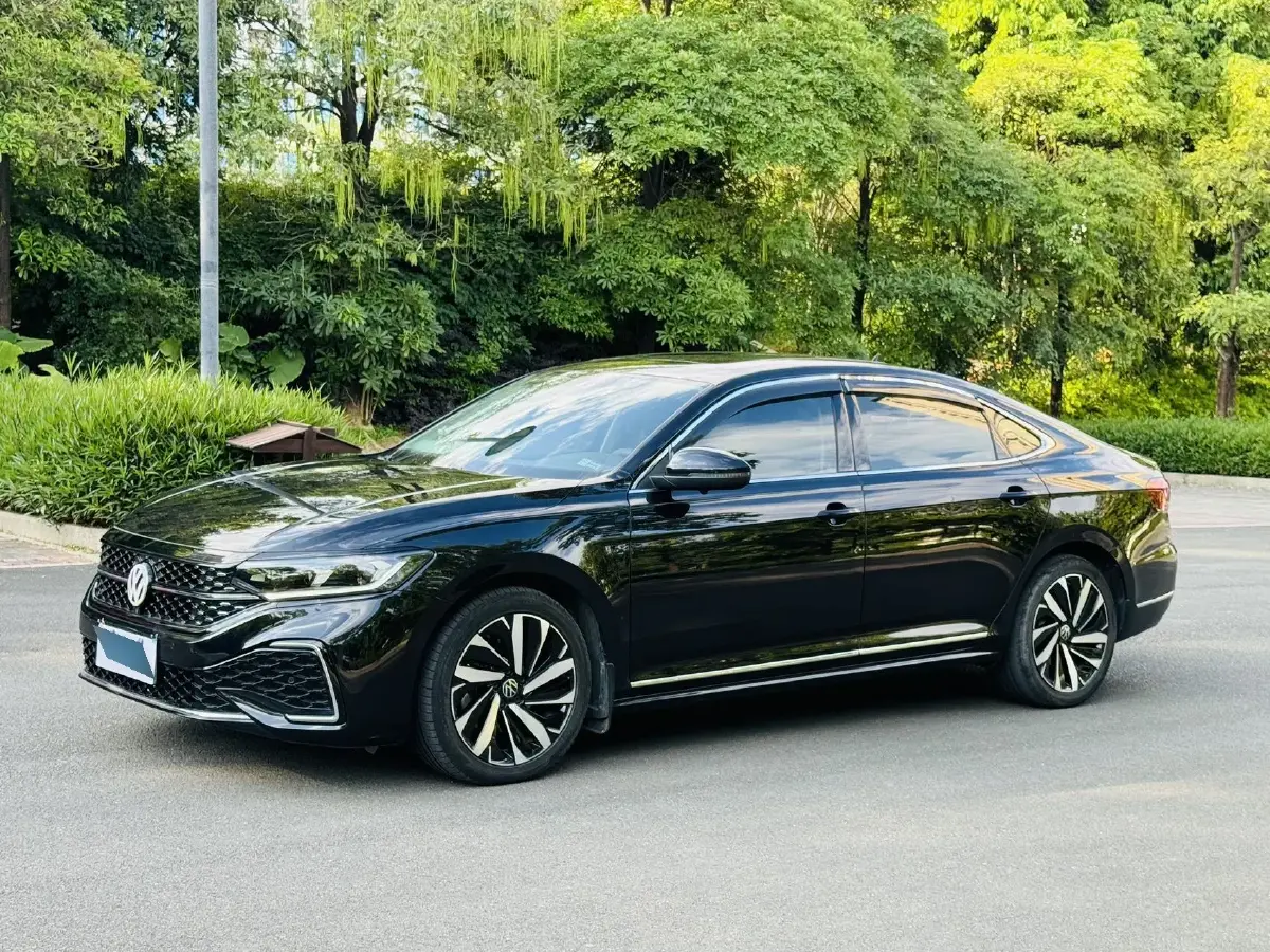 2022 Volkswagen Passat 2.0T 186HP L4 7DCT