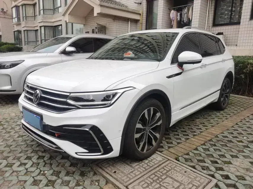 2024 Volkswagen Tiguan L 2.0T 186HP L4 7DCT