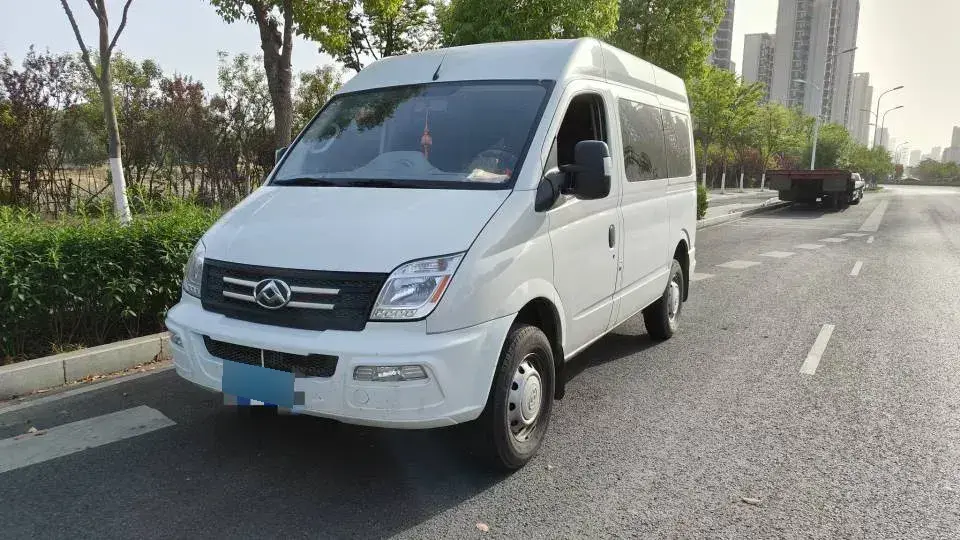 2023 MAXUS XinTu V80 2.0T 127HP L4 6AMT