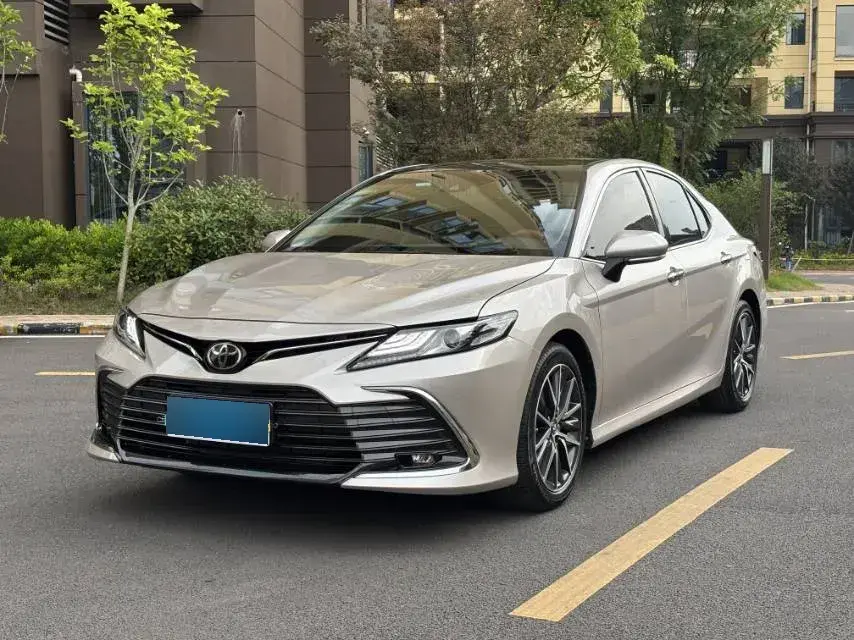 2021 Toyota Camry 2.5L 209HP L4 8AT