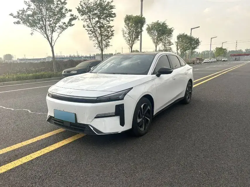 2023 Geely Galaxy L6 1.5T 163HP L4 3DHT PHEV