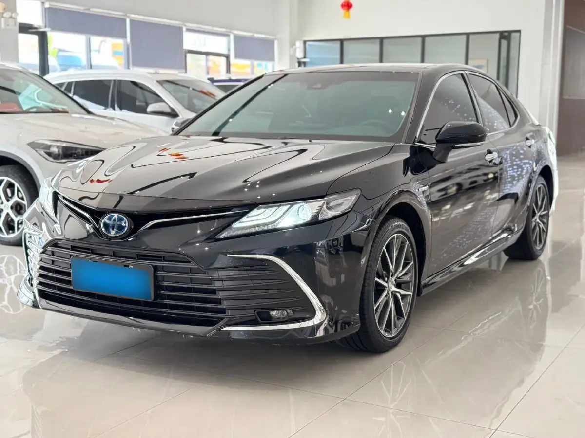 2023 Toyota Camry 2.5L 178HP L4 E-CVT Hybrid
