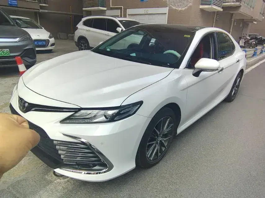 2021 Toyota Camry 2.5L 209HP L4 8AT