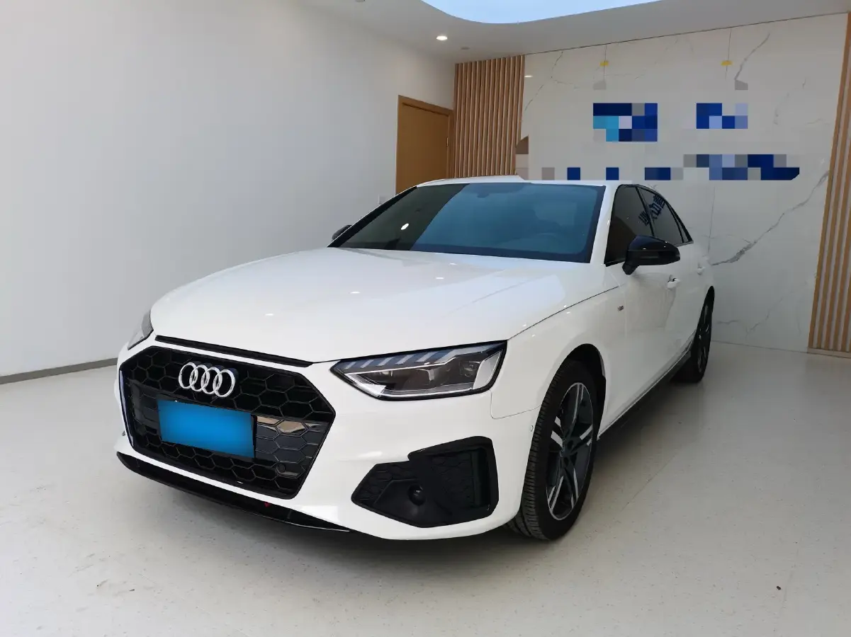2022 Audi A4L 2.0T 190HP L4 7DCT