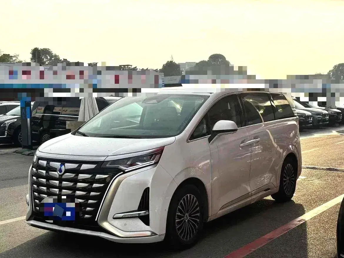 2022 Denza D9 1.5T 139HP L4 E-CVT PHEV 40.06KWH 2022 Denza D9 1.5T 139HP L4 E-CVT PHEV 40.06KWH