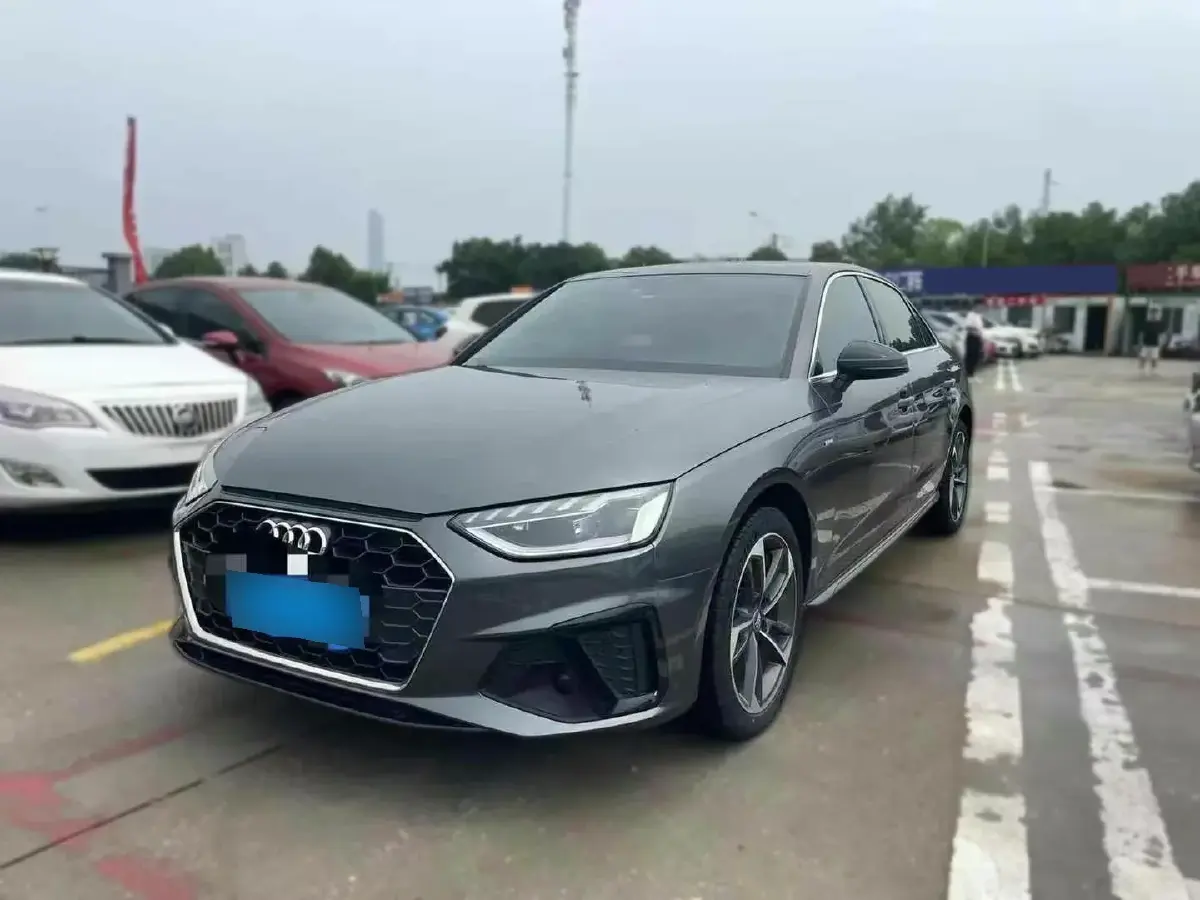 2022 Audi A4L 2.0T 190HP L4 7DCT