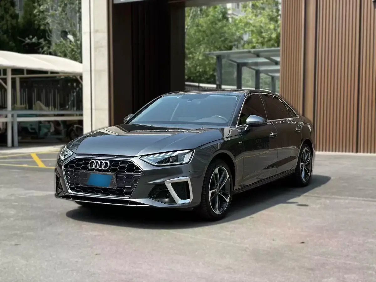 2023 Audi A4L 2.0T 190HP L4 7DCT