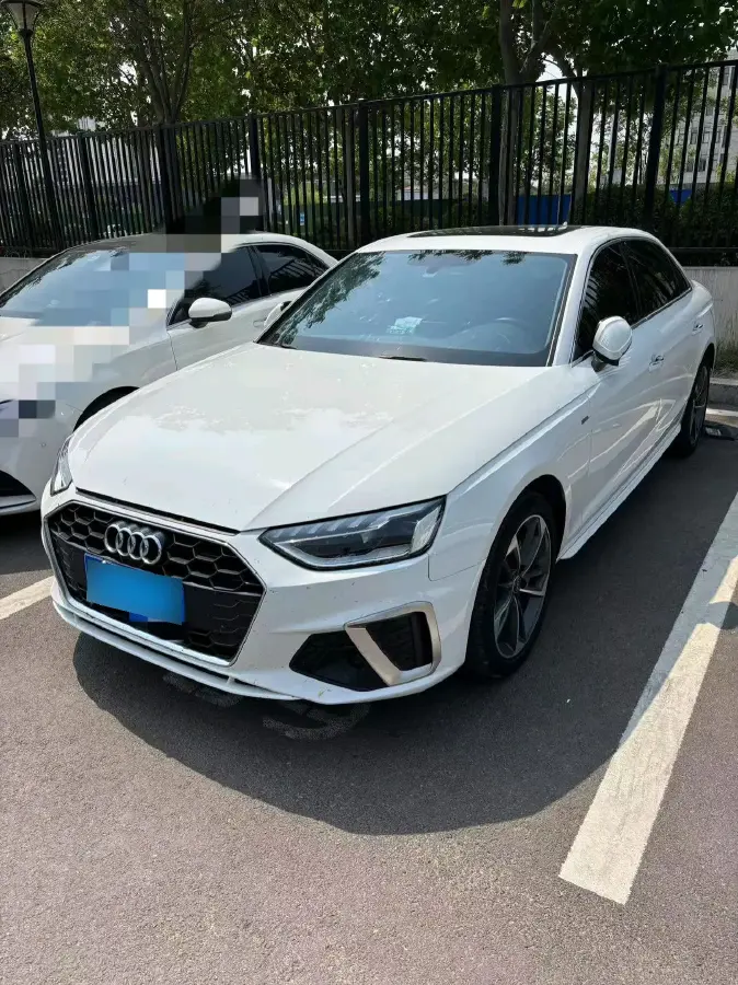 2022 Audi A4L 2.0T 190HP L4 7DCT