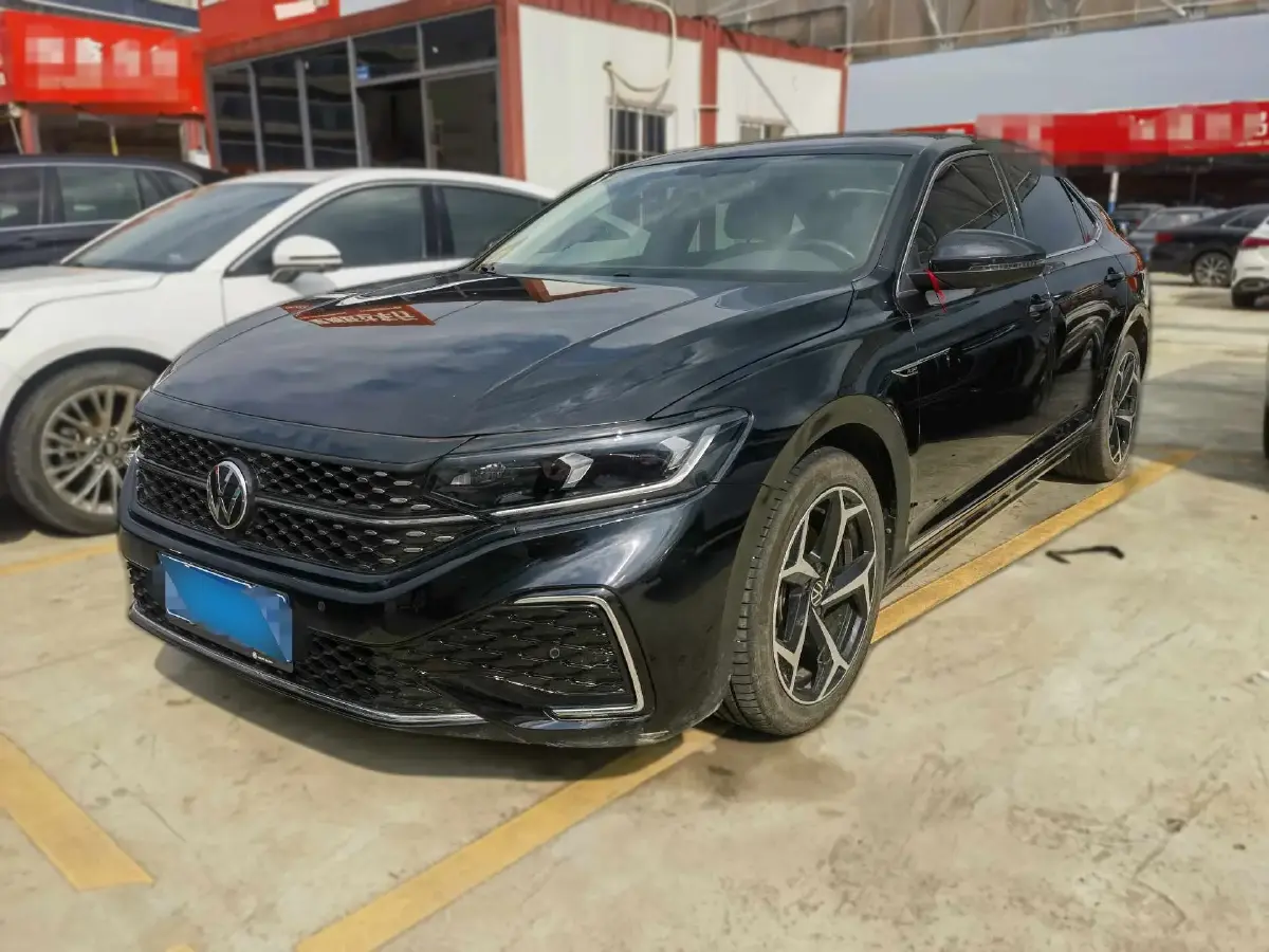 2023 Volkswagen Passat 2.0T 186HP L4 7DCT