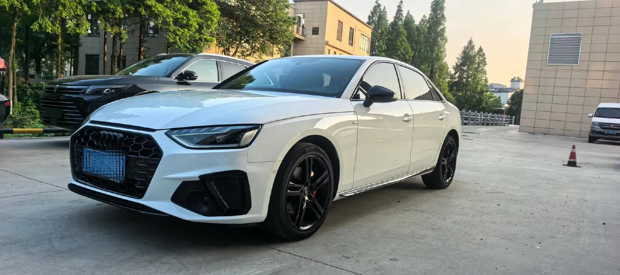 2022 Audi A4L 2.0T 190HP L4 7DCT