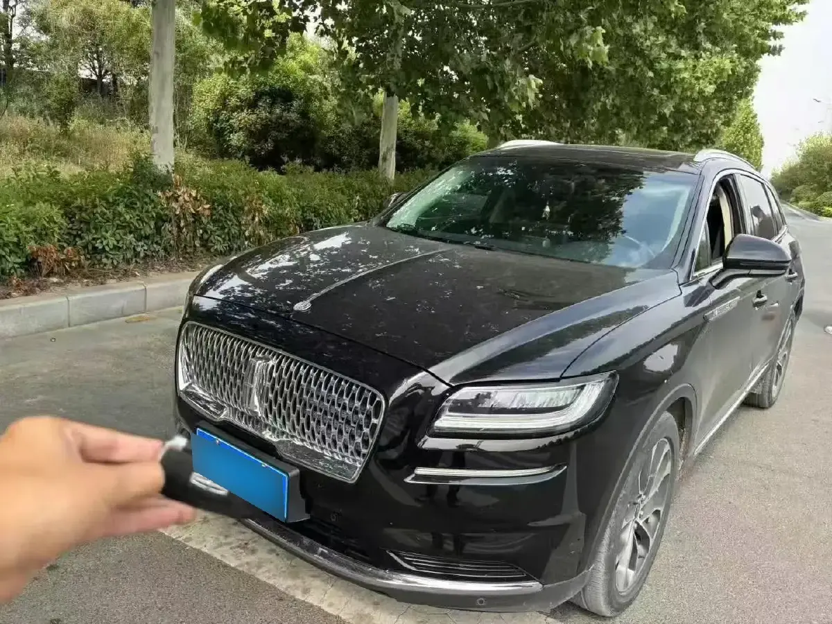 2021 Lincoln Nautilus 2.0T 245HP L4 8AT