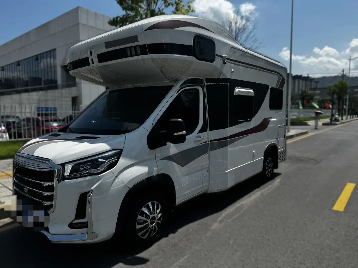 2023 MAXUS V100 RV 2.0T 150HP L4 6AT