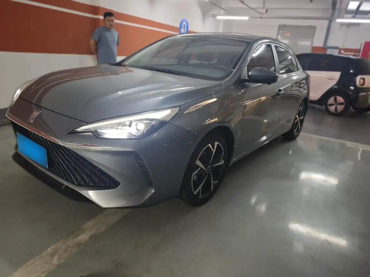 2023 Roewe i5 1.5L 129HP L4 CVT