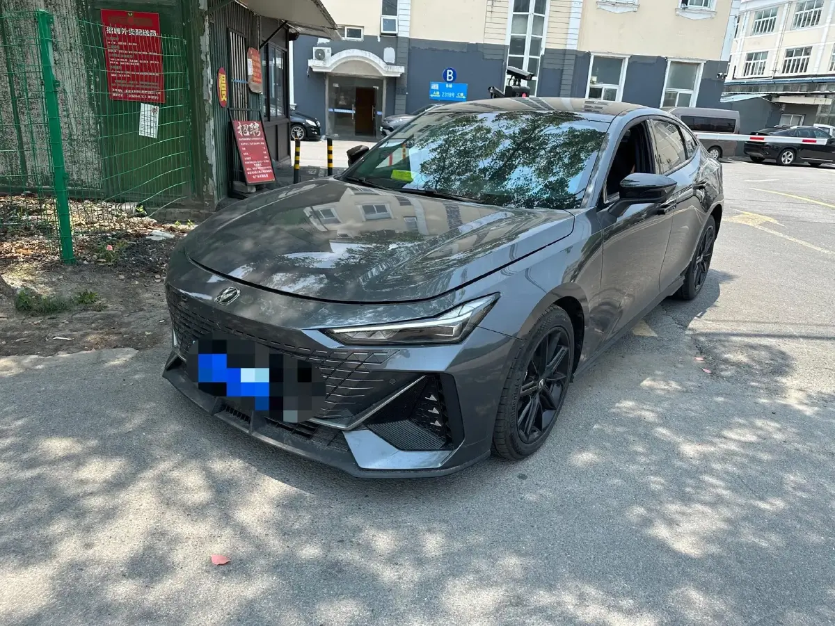 2023 ChangAn UNI-V 1.5T 188HP L4 7DCT