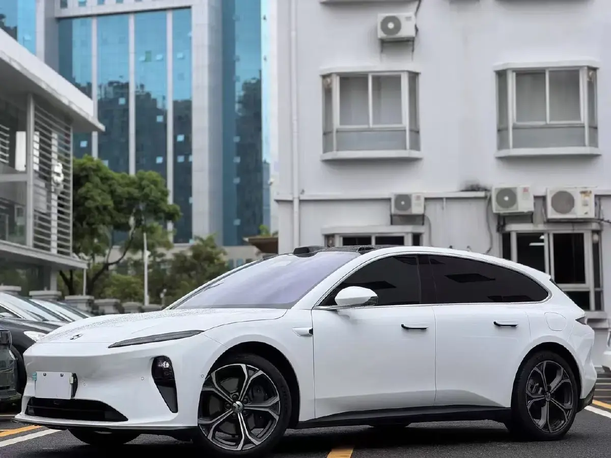 2024 NIO ET5T BEV 75KWH