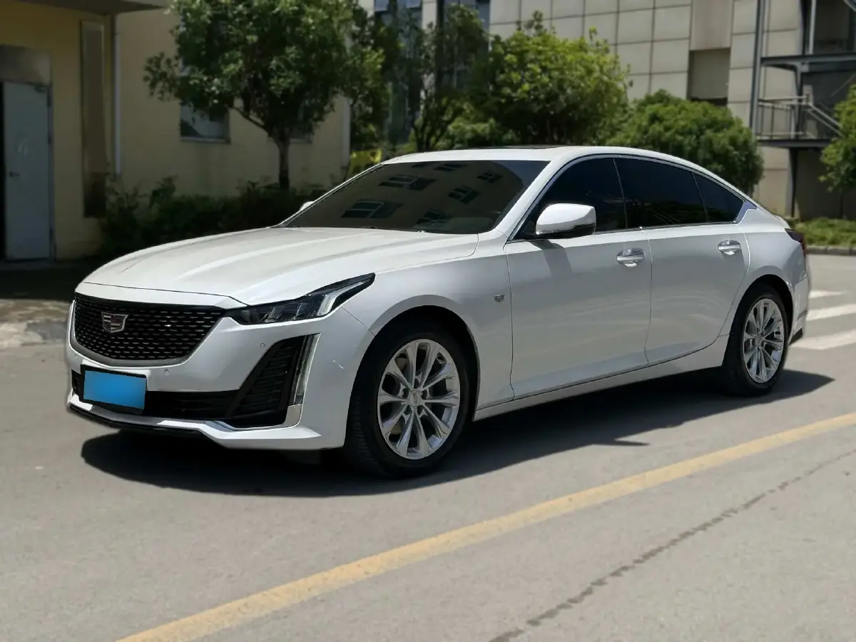 2023 Cadillac CT5 2.0T 237HP L4 10AT