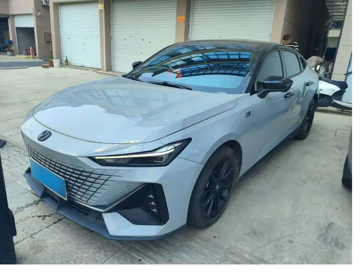 2023 ChangAn UNI-V iDD 1.5T 170HP L4 6TCT PHEV 18.4KWH