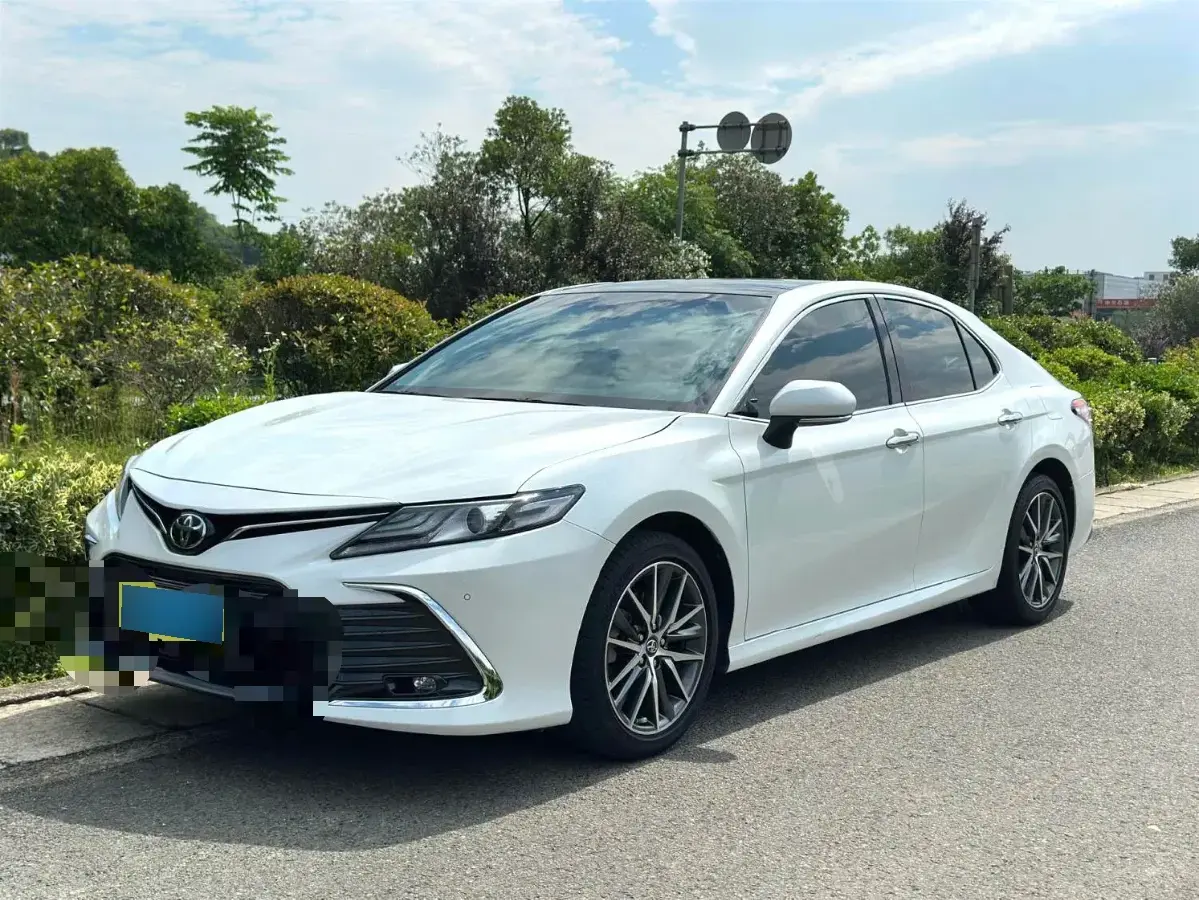 2021 Toyota Camry 2.5L 209HP L4 8AT