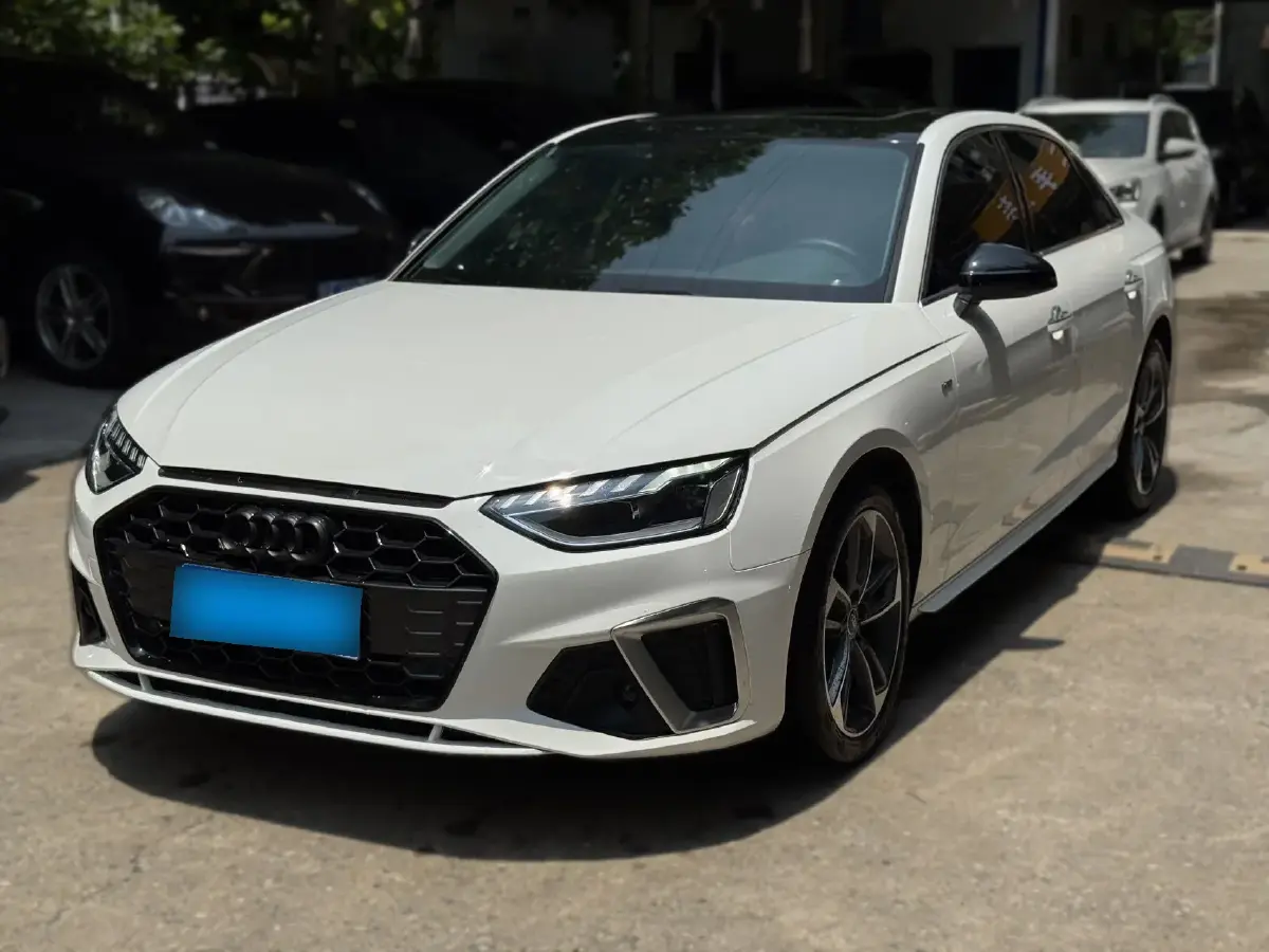 2023 Audi A4L 2.0T 190HP L4 7DCT