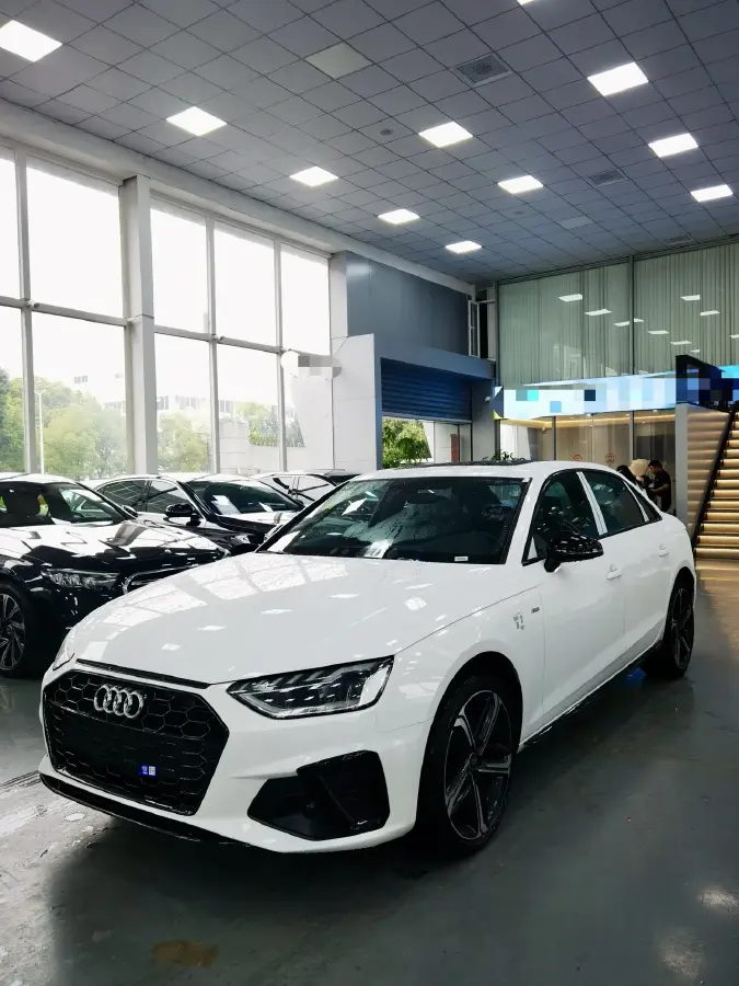 2024 Audi A4L 2.0T 190HP L4 7DCT