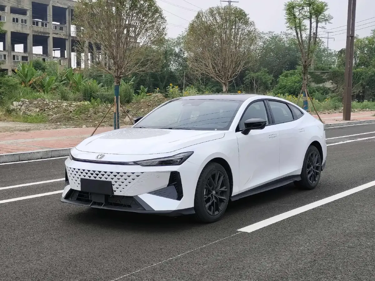 2024 ChangAn UNI-V 1.5T 188HP L4 7DCT