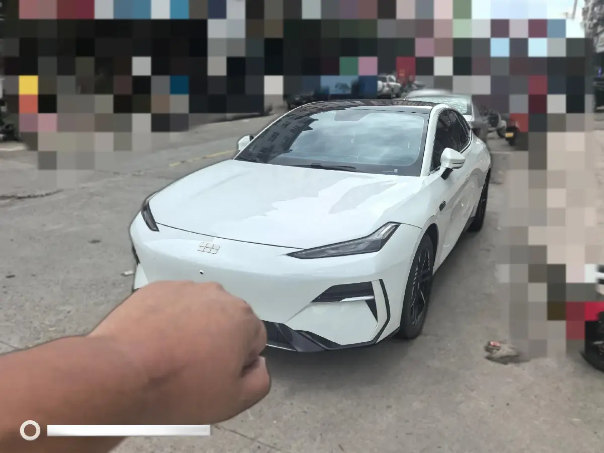 2024 Geely Galaxy E8 BEV 62KWH