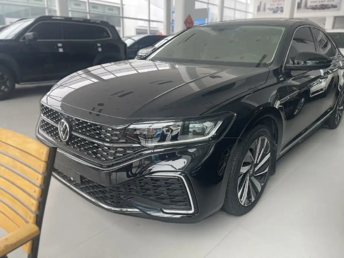 2022 Volkswagen Passat 2.0T 186HP L4 7DCT