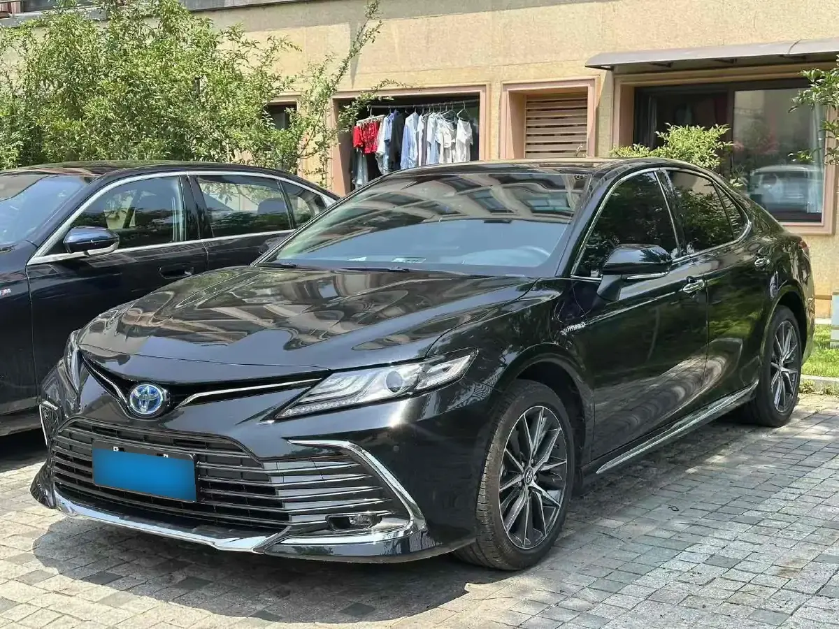 2023 Toyota Camry 2.5L 207HP L4 8AT
