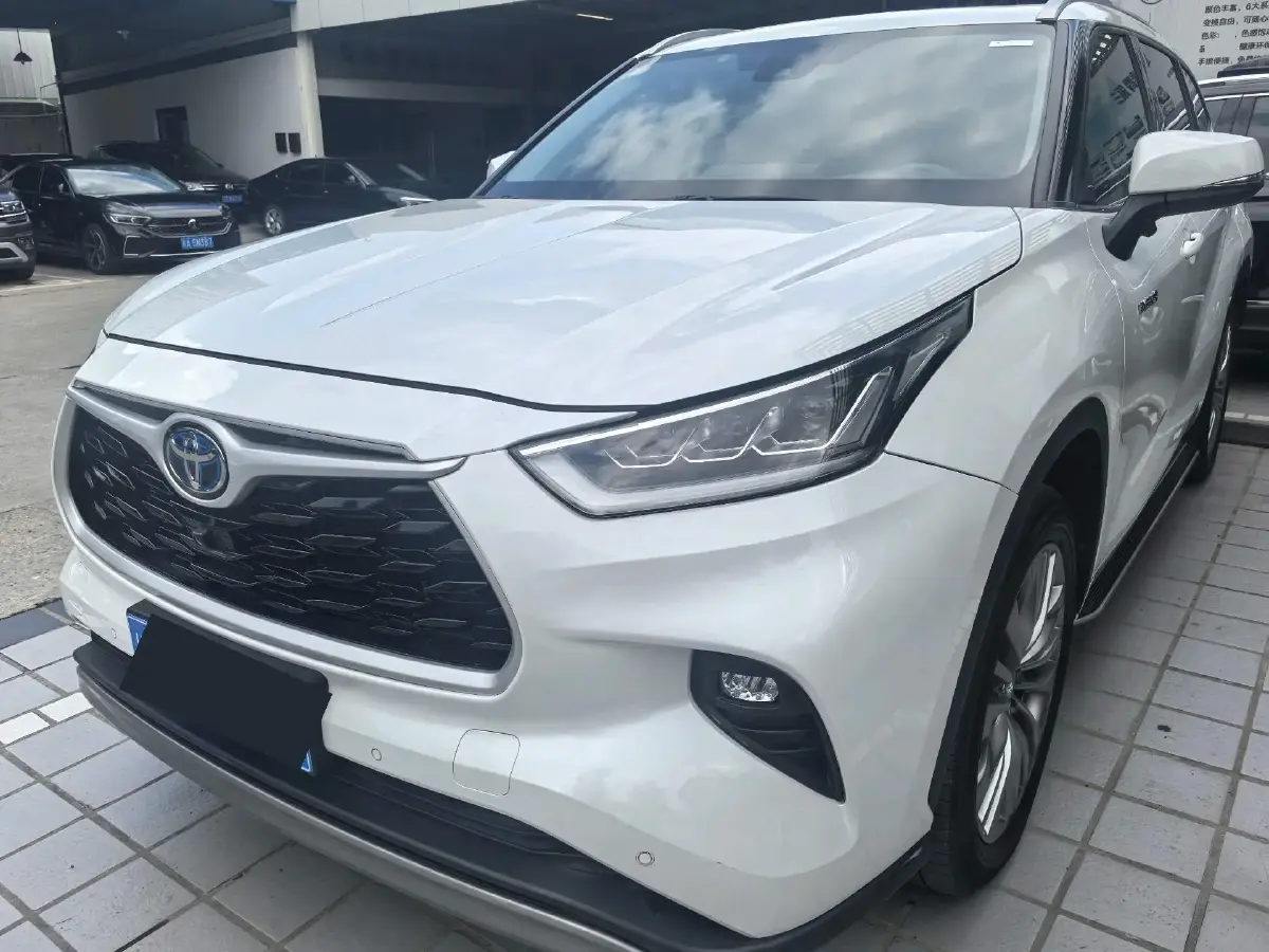 2022 Toyota Highlander 2.5L 192HP L4 E-CVT Hybrid