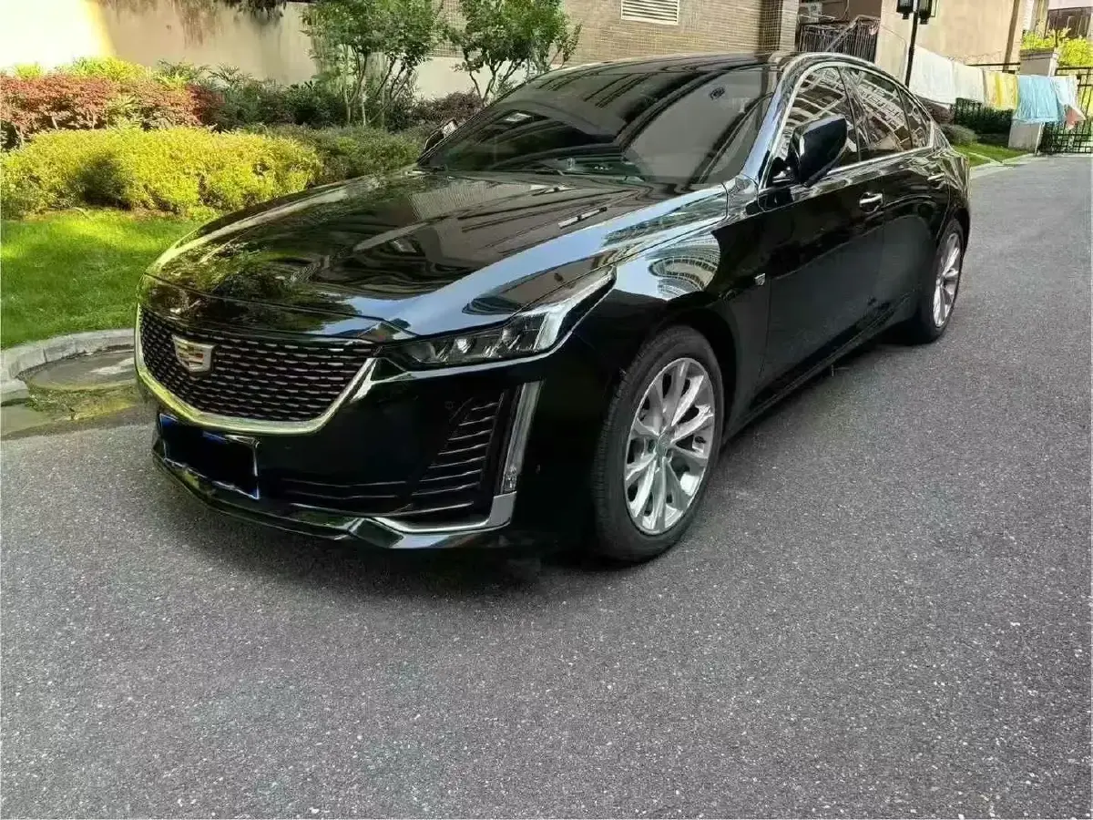 2022 Cadillac CT5 2.0T 237HP L4 10AT