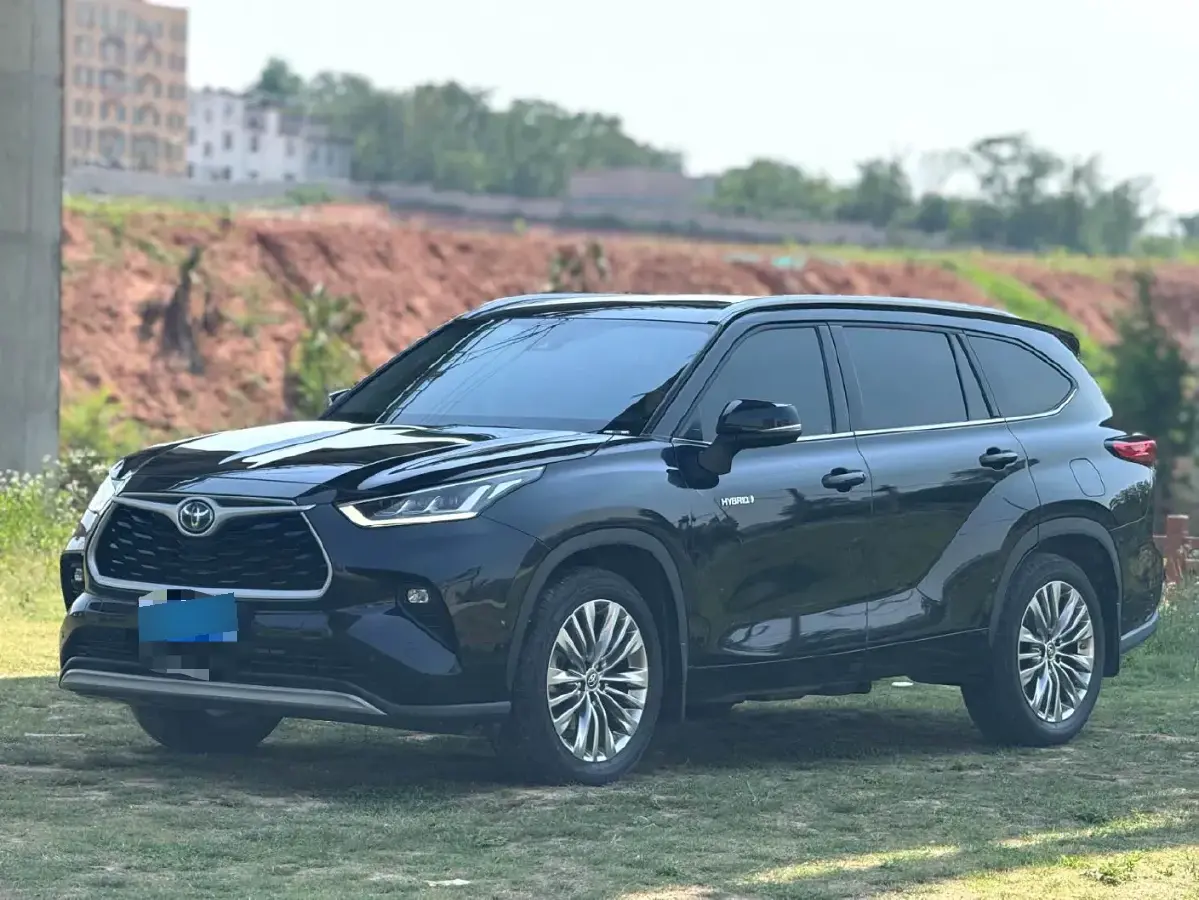 2023 Toyota Highlander 2.5L 189HP L4 E-CVT Hybrid