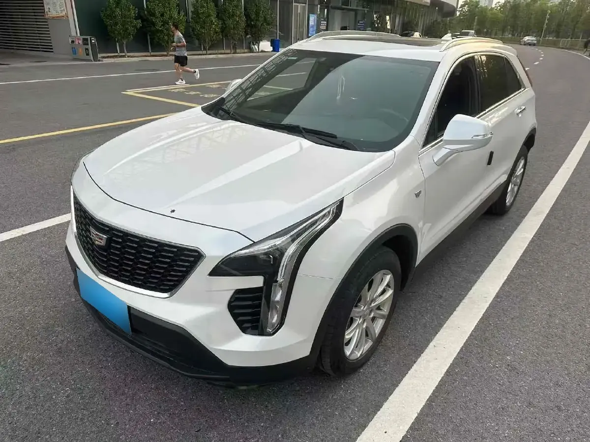 2022 Cadillac XT4 2.0T 237HP L4 9AT