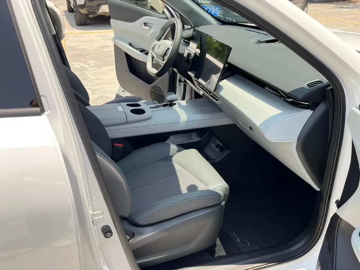 2025 ChangAn UNI-Z 1.5T 188HP L4 7DCT,autocango,china used car exporter,china ev exporter,chinese used car exporter,chinese used ev exporter