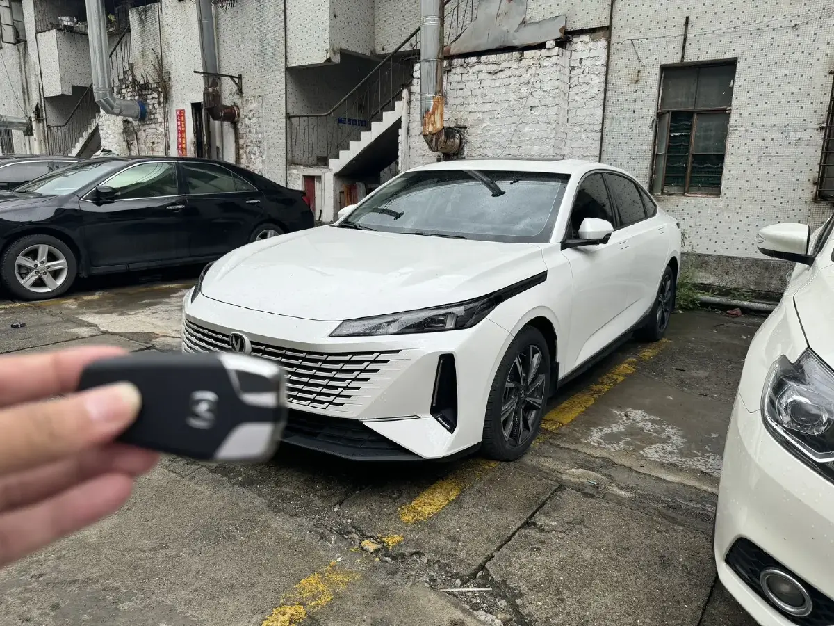 2023 ChangAn Lamore 1.5T 170HP L4 7DCT