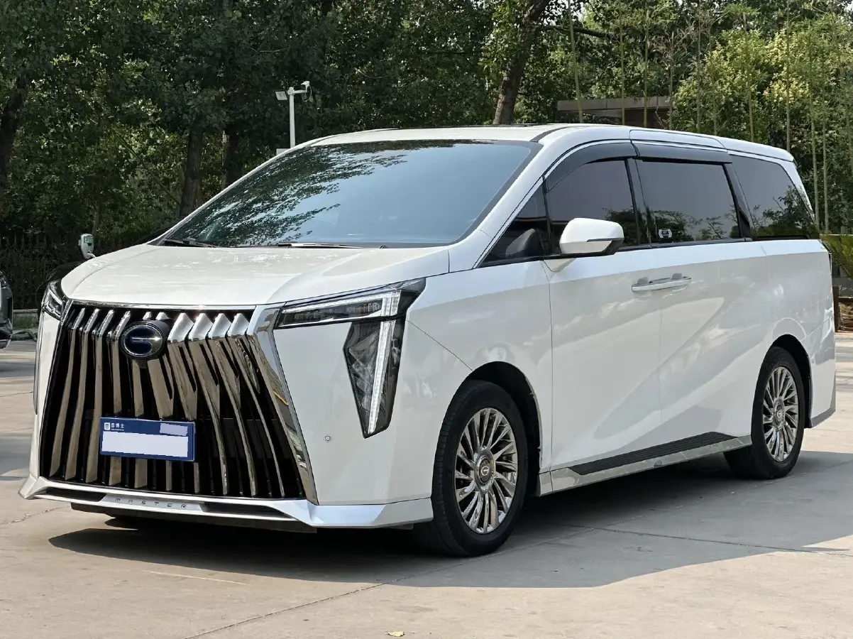 2023 GAC Trumpchi M8 2.0T 190HP L4 E-CVT Hybrid