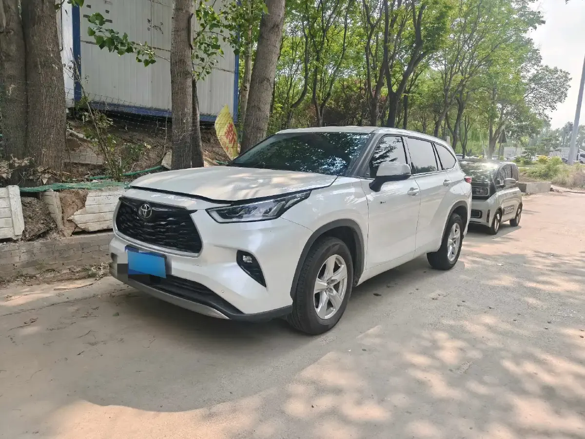 2024 Toyota Highlander 2.5L 189HP L4 E-CVT Hybrid