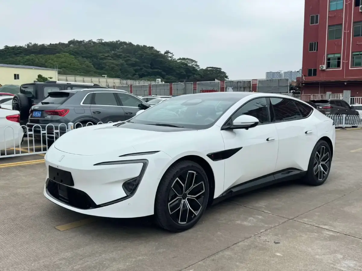 2025 Avatr 12 1.5T 156HP L4 REEV 39.05KWH