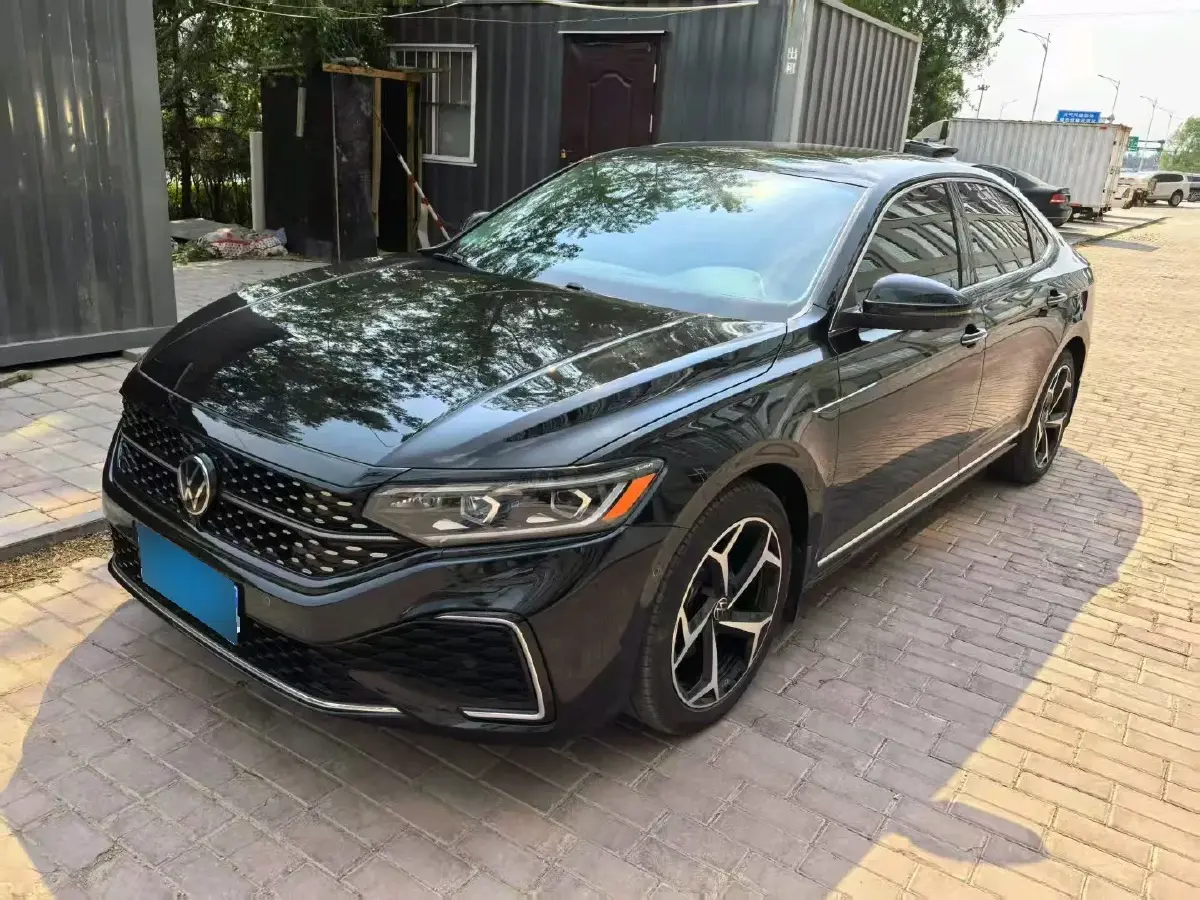 2022 Volkswagen Passat 2.0T 186HP L4 7DCT