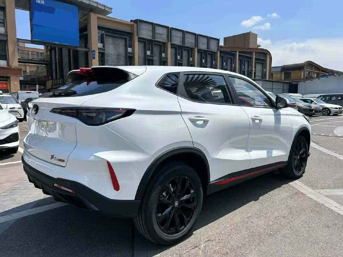 2025 ChangAn X5 PLUS 1.5T 188HP L4 7DCT,autocango,china used car exporter,china ev exporter,chinese used car exporter,chinese used ev exporter