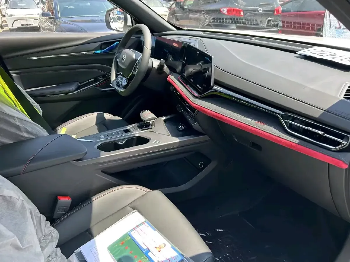 2025 ChangAn X5 PLUS 1.5T 188HP L4 7DCT,autocango,china used car exporter,china ev exporter,chinese used car exporter,chinese used ev exporter