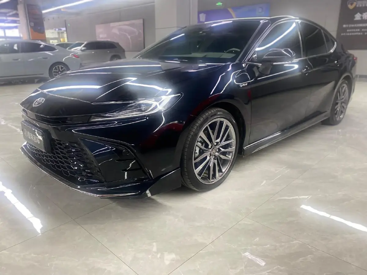 2024 Toyota Camry 2.0L 152HP L4 E-CVT Hybrid