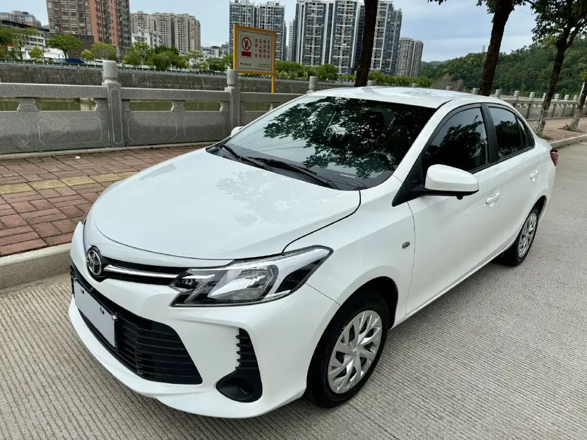 2022 Toyota Vios 1.5L 112HP L4 CVT