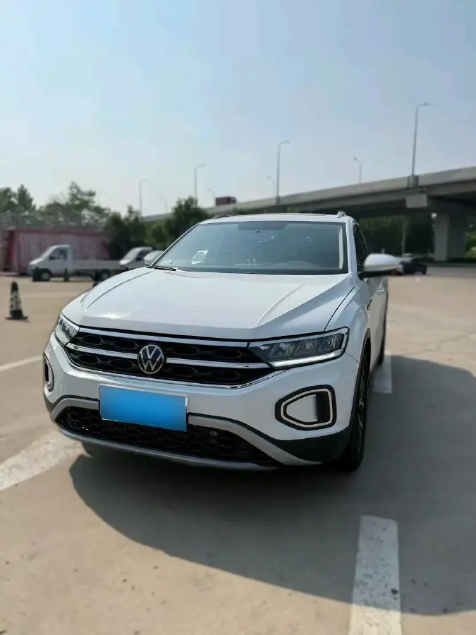 2023 Volkswagen T-Roc 1.4T 150HP L4 7DCT